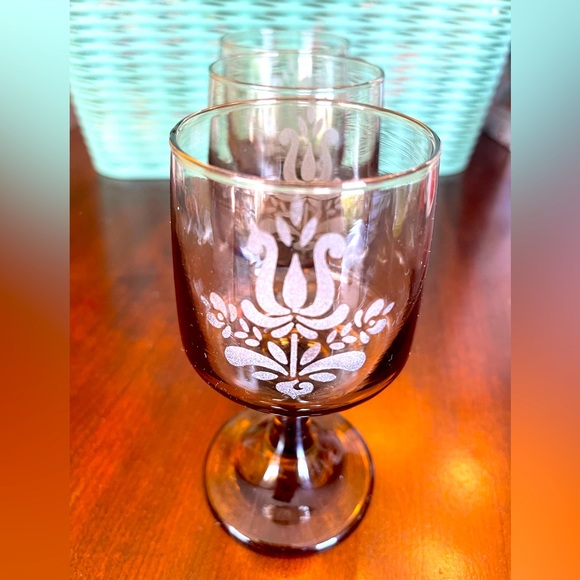 SALE Vintage Pfaltzgraff Village Design Etched Libbey Tawny Brown Wine Glasses - Picture 4 of 8